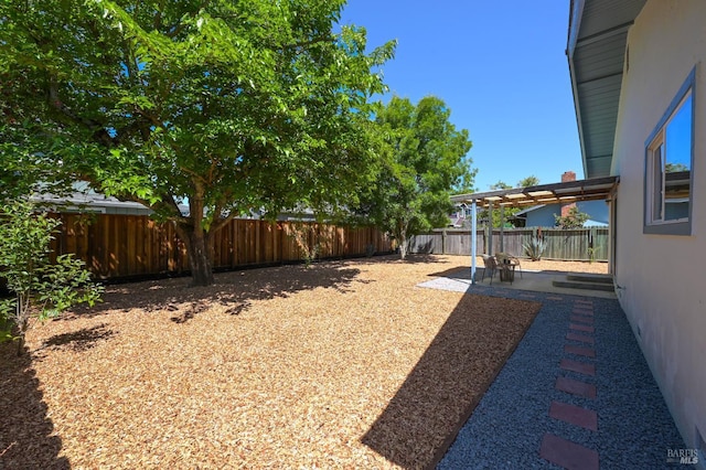 1401 Mcminn Ave, Santa Rosa, CA 95407 - fenced backyard with a patio area
