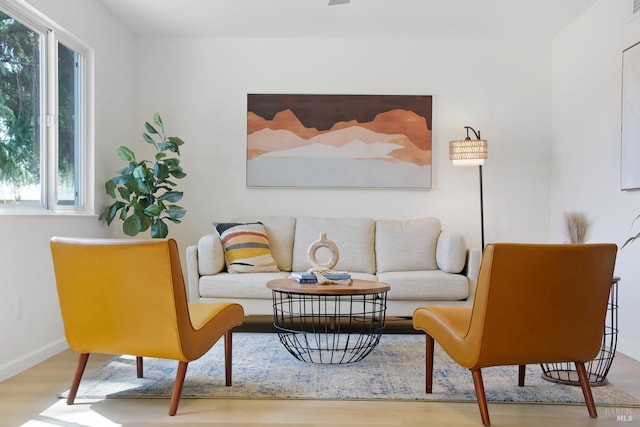 1401 Mcminn Ave, Santa Rosa, CA 95407 - living area with wood finished floors and baseboards
