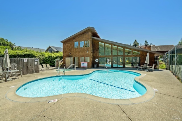 13 Freedom Ln S, Petaluma, CA 94952 - community pool with a patio area