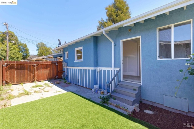 5817 Seminary Ct, Oakland, CA 94605 - view of yard featuring entry steps
