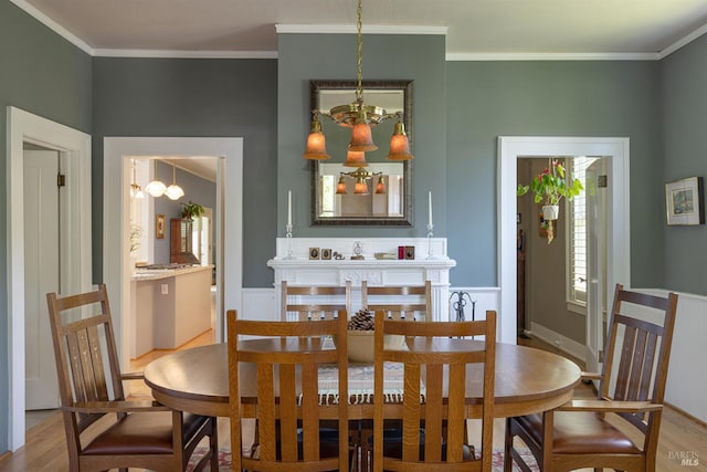 406 Franklin St, Napa, CA 94559 - dining area featuring a chandelier, crown molding, and wood finished floors