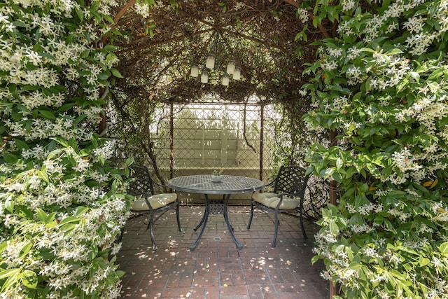 406 Franklin St, Napa, CA 94559 - view of patio / terrace with outdoor dining area