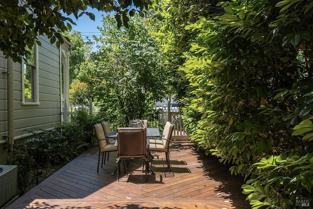 406 Franklin St, Napa, CA 94559 - deck featuring outdoor dining space
