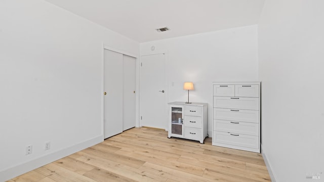 265 Chestnut St, Dixon, CA 95620 - unfurnished bedroom with light wood-style floors and baseboards