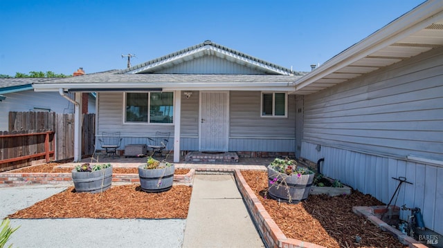 265 Chestnut St, Dixon, CA 95620 - entrance to property with covered porch and a shingled roof