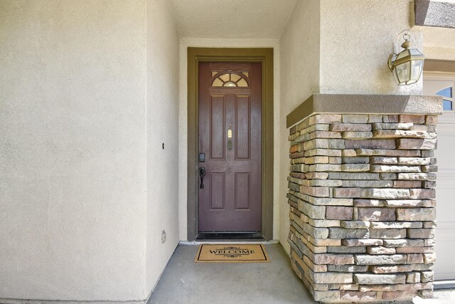 712 Tahoe Ct, Fairfield, CA 94534 - view of exterior entry with stucco siding