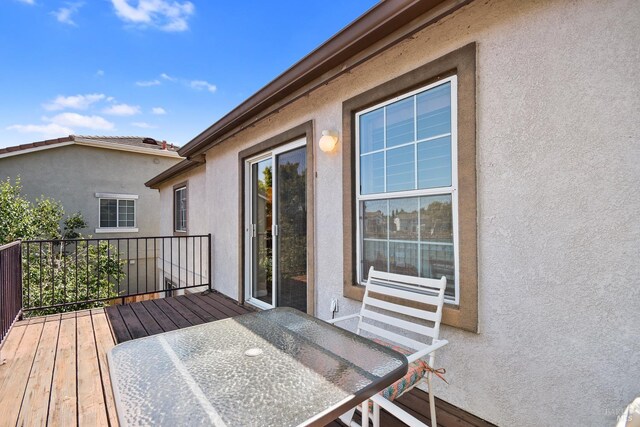712 Tahoe Ct, Fairfield, CA 94534 - view of wooden terrace
