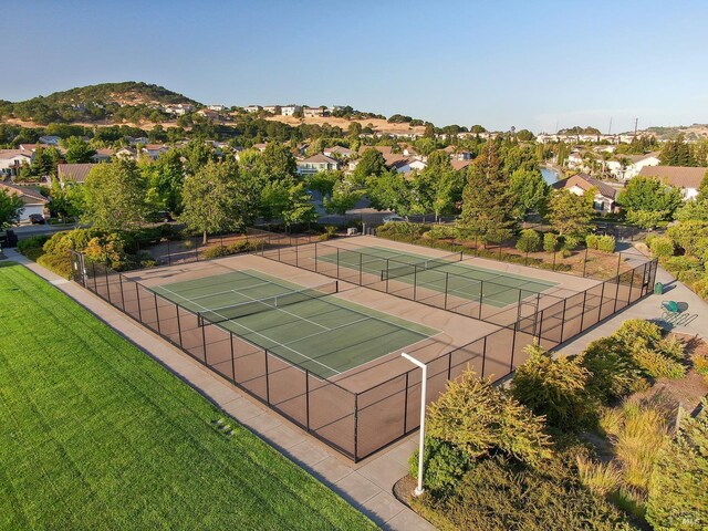 712 Tahoe Ct, Fairfield, CA 94534 - view of tennis court featuring a residential view