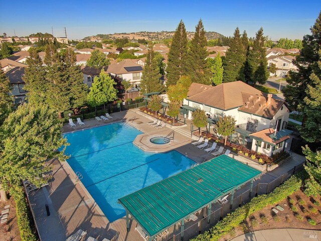 712 Tahoe Ct, Fairfield, CA 94534 - community pool featuring a residential view, a hot tub, and a patio area