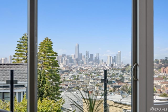 56 Aztec St, San Francisco, CA 94110 - skyline view