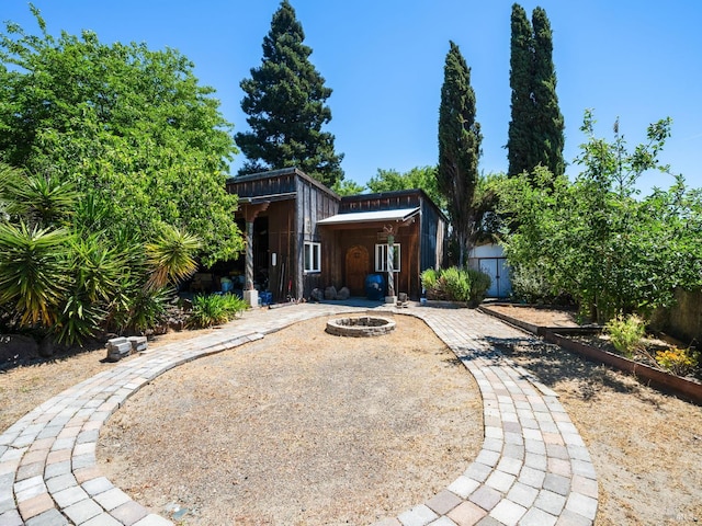 1010 Easum Dr, Napa, CA 94558 - view of yard featuring a fire pit