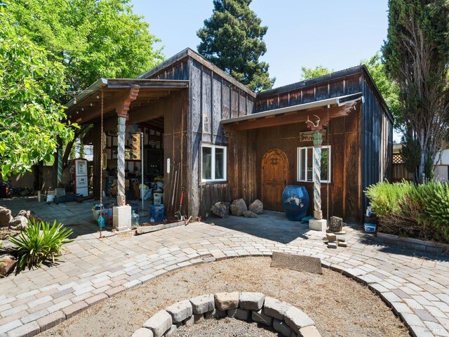 1010 Easum Dr, Napa, CA 94558 - rear view of house featuring a patio