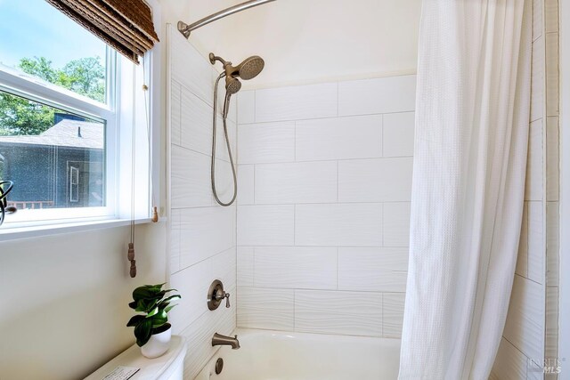 3051 Edison St, Graton, CA 95444 - full bathroom featuring shower / bathtub combination with curtain