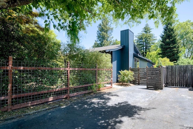 3051 Edison St, Graton, CA 95444 - view of gate