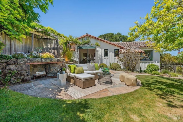 4 Cloud View Cir, Sausalito, CA 94965 - view of patio with outdoor lounge area