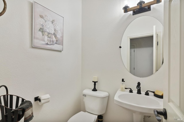 602 Summerset Dr, Rio Vista, CA 94571 - bathroom featuring toilet and a sink
