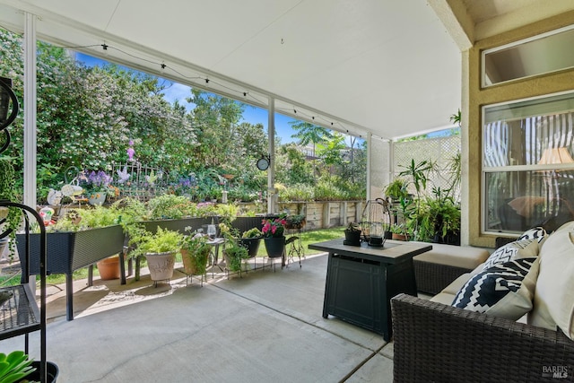 602 Summerset Dr, Rio Vista, CA 94571 - view of patio with an outdoor hangout area
