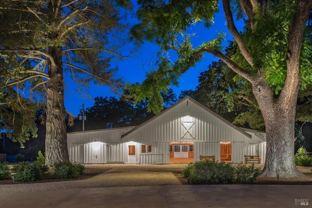 4223 Silverado Trl, Napa, CA 94558 - view of front of property with board and batten siding and driveway