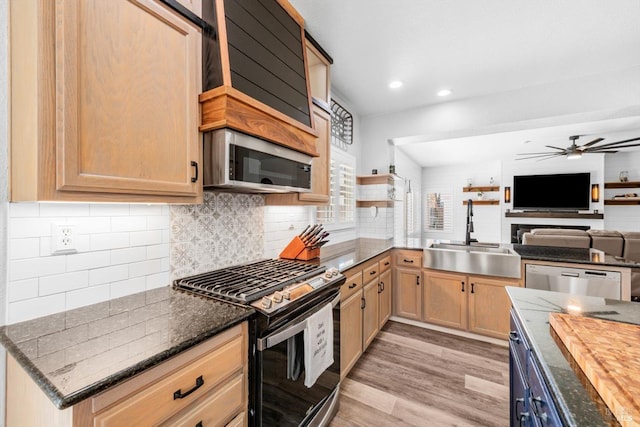 420 Georgetown Pl, Dixon, CA 95620 - kitchen featuring stainless steel appliances, a sink, light brown cabinets, a ceiling fan, and open floor plan