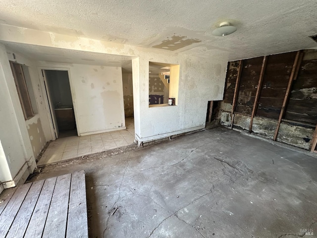942 Benicia Rd, Vallejo, CA 94591 - misc room featuring a textured ceiling