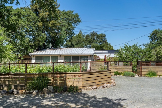 10 Waldruhe Hts, Glen Ellen, CA 95442 - view of front of house featuring metal roof