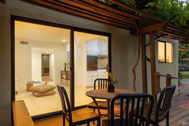 522 Blackstone Dr, San Rafael, CA 94903 - view of wooden deck