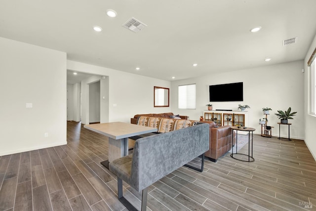 544 Oakham Dr, Vacaville, CA 95687 - living area featuring wood finished floors, recessed lighting, and baseboards