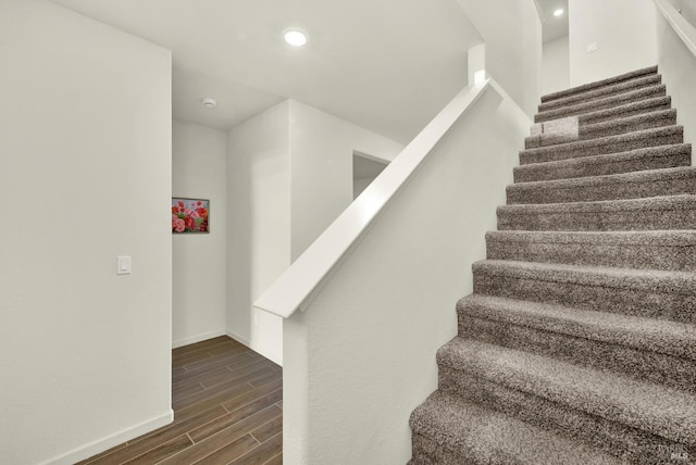 544 Oakham Dr, Vacaville, CA 95687 - stairway featuring wood finished floors, baseboards, and recessed lighting