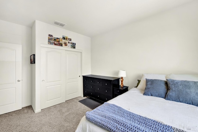 544 Oakham Dr, Vacaville, CA 95687 - carpeted bedroom featuring a closet