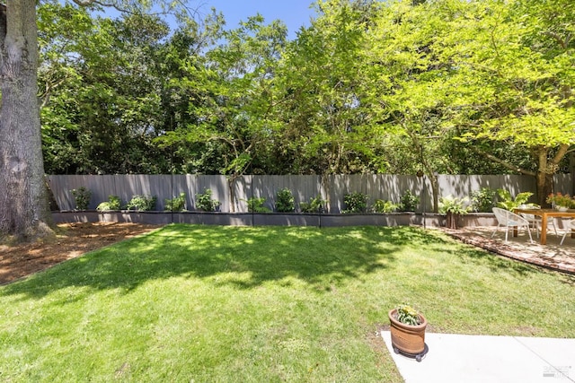 2647 Heatherstone Dr, San Rafael, CA 94903 - view of yard with a patio