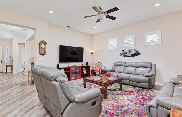 278 Longspur Dr, Rio Vista, CA 94571 - living room featuring a ceiling fan, light wood finished floors, recessed lighting, and baseboards