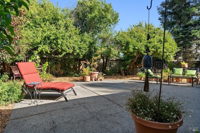 2010 Caulfield Ln, Petaluma, CA 94954 - fenced backyard featuring a patio area