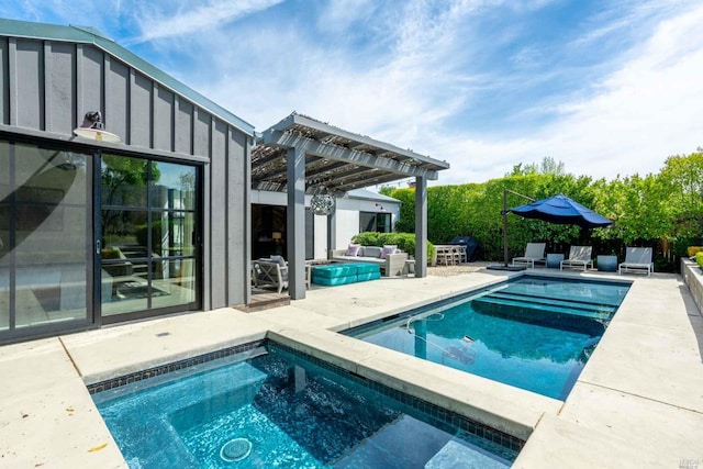 1005 Valley View St, Saint Helena, CA 94574 - view of pool with an in-ground hot tub and a patio area