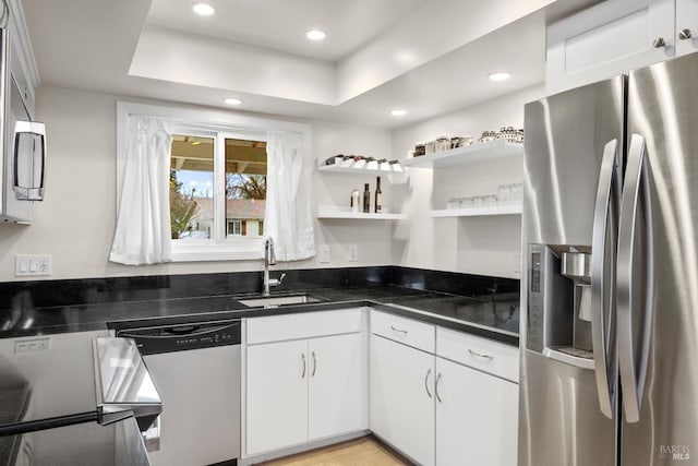 3524 Cascade St, Napa, CA 94558 - kitchen featuring stainless steel refrigerator with ice dispenser, dishwashing machine, a sink, dark countertops, and recessed lighting