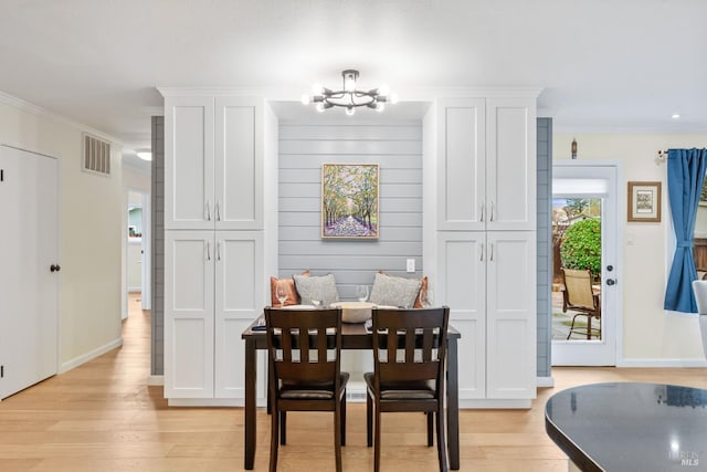 3524 Cascade St, Napa, CA 94558 - dining area with light wood-style flooring, ornamental molding, baseboards, a chandelier, and recessed lighting