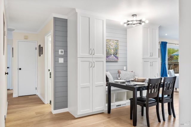 3524 Cascade St, Napa, CA 94558 - dining area featuring ornamental molding, a chandelier, light wood-type flooring, and baseboards