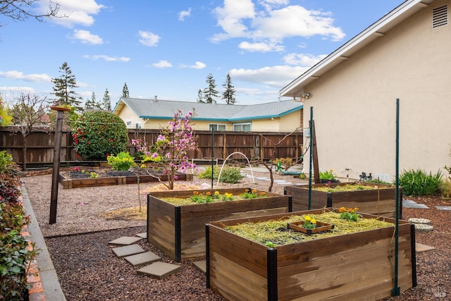 3524 Cascade St, Napa, CA 94558 - view of yard featuring a garden