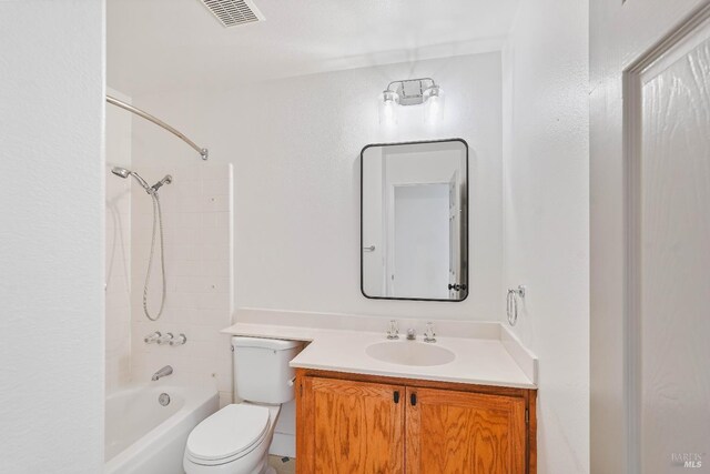 2752 Hillview Dr, Fairfield, CA 94534 - full bath featuring toilet, vanity, and shower / bath combination