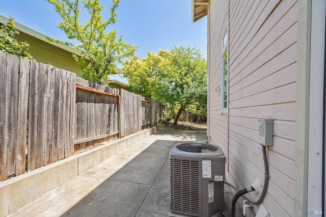 2752 Hillview Dr, Fairfield, CA 94534 - fenced backyard with central AC unit and a patio area