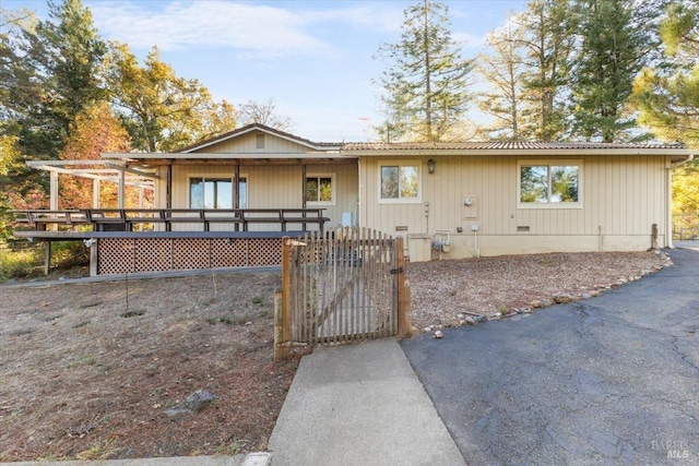 20320 Hollands Ln, Willits, CA 95490 - ranch-style house with a gate and crawl space