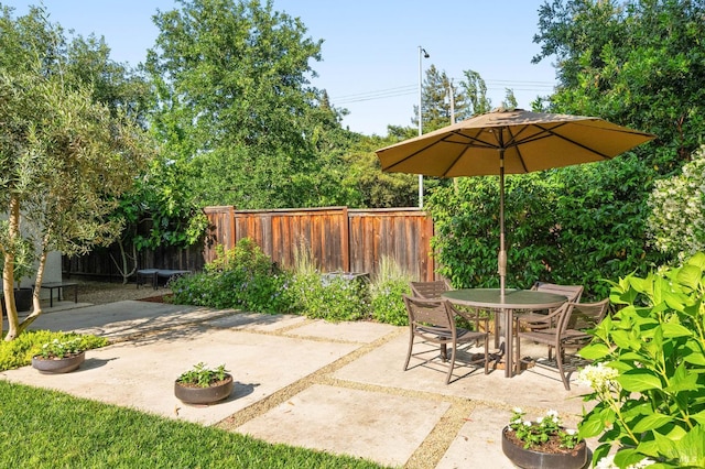 907 Serendipity Way, Napa, CA 94558 - fenced backyard with a patio area and outdoor dining space