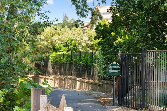 907 Serendipity Way, Napa, CA 94558 - view of gate