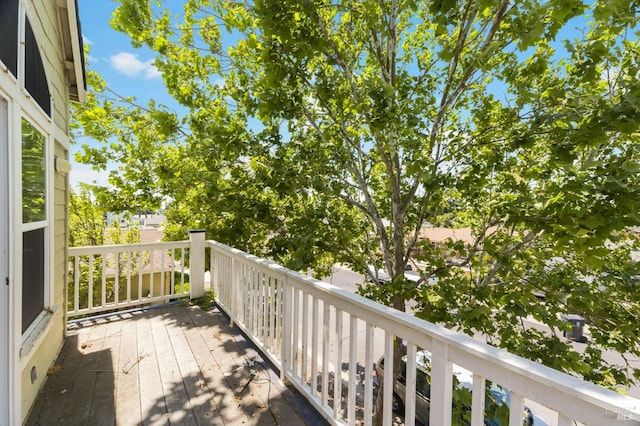 1142 Kellogg St, Suisun City, CA 94585 - view of wooden terrace