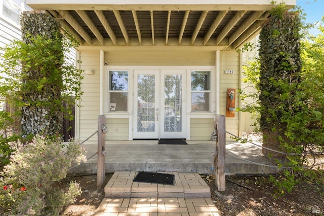 1142 Kellogg St, Suisun City, CA 94585 - property entrance with french doors and a deck