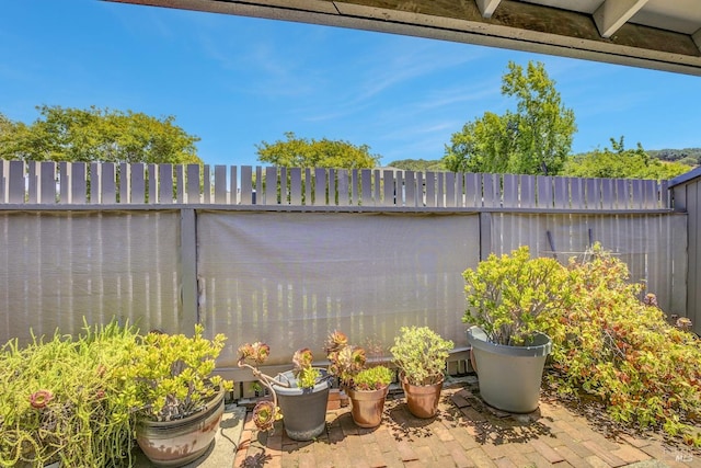 131 Roundtree Blvd, San Rafael, CA 94903 - fenced backyard featuring a patio area