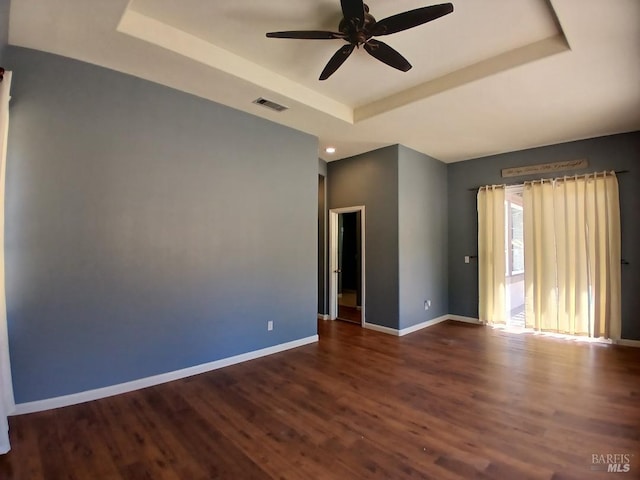2743 Overlook Dr, Vallejo, CA 94591 - spare room with a tray ceiling, dark wood-type flooring, baseboards, ceiling fan, and recessed lighting