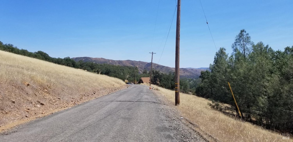 3238 Wolf Creek Rd, Clearlake Oaks, CA 95423