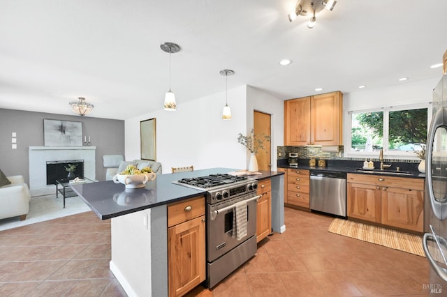 480 Via Del Plano, Novato, CA 94949 - kitchen featuring stainless steel appliances, a sink, dark countertops, light tile patterned floors, and recessed lighting