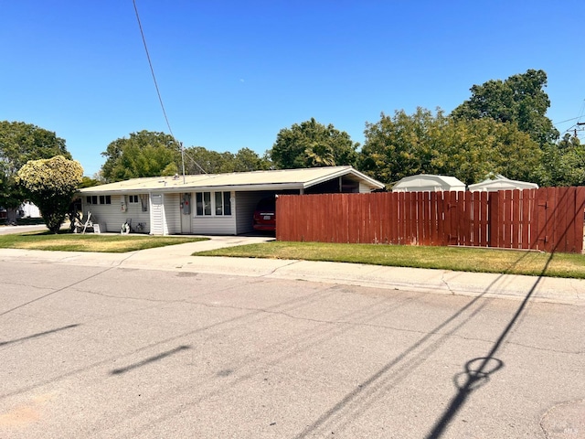 423 Gardiner Way, Rio Vista, CA 94571 - view of front of home featuring an attached carport