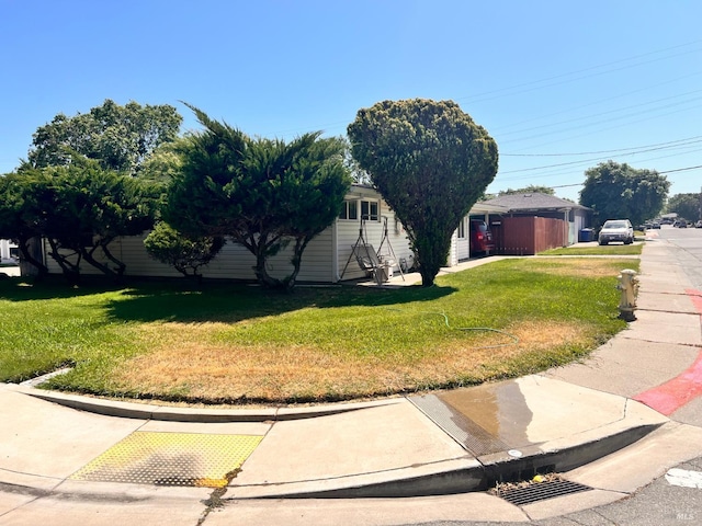 423 Gardiner Way, Rio Vista, CA 94571 - view of side of home with a lawn
